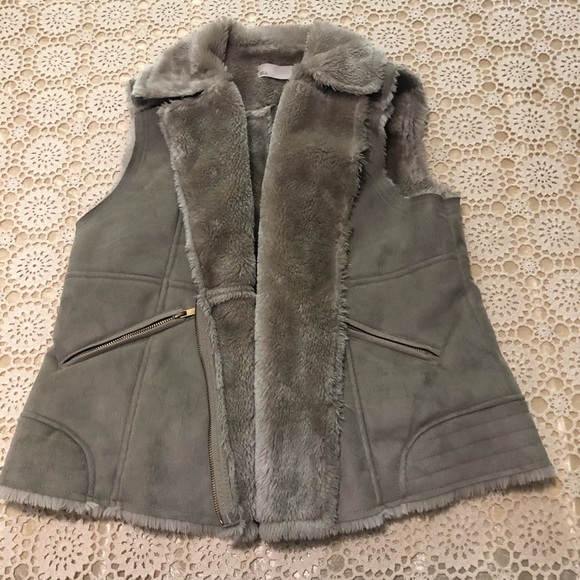 Faux fur vest - Picture 3 of 7